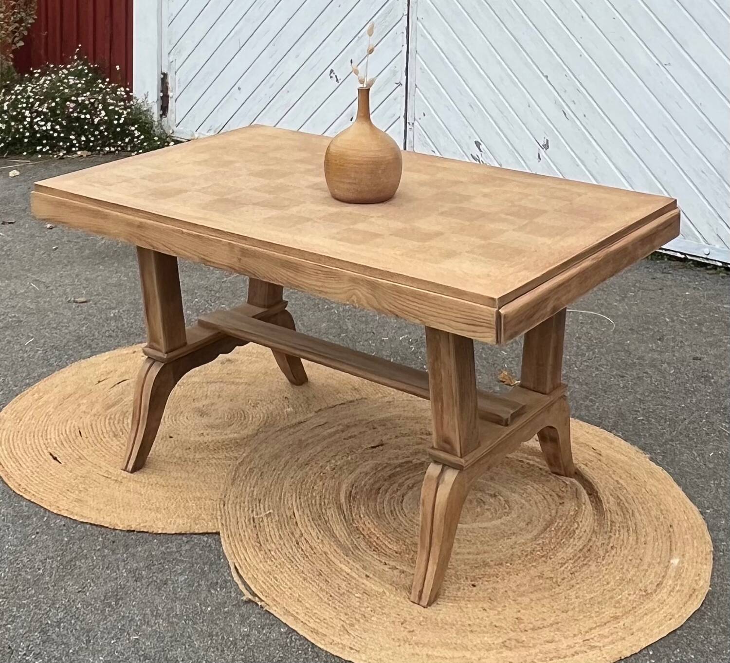 Old table in raw oak, renovated.