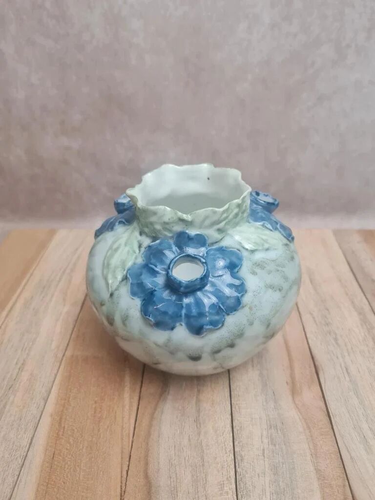 Flower vase in earthenware, blue floral decoration – antique