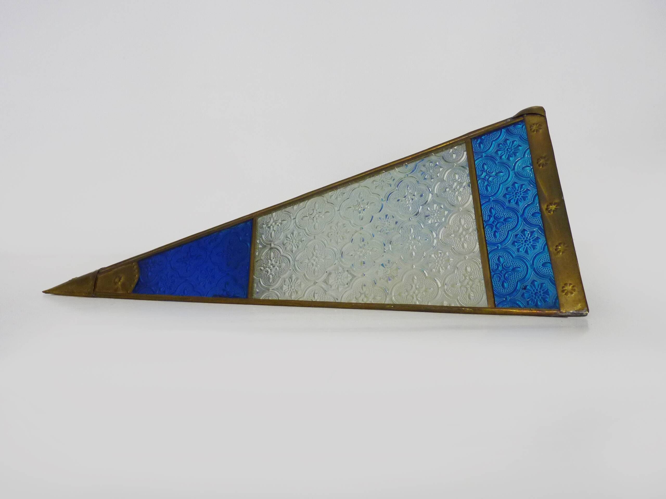 Pair of oriental triangle wall lights in copper and transparent and blue glass. 1970s
