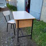 Bureau enfant année 60 70 et sa chaise