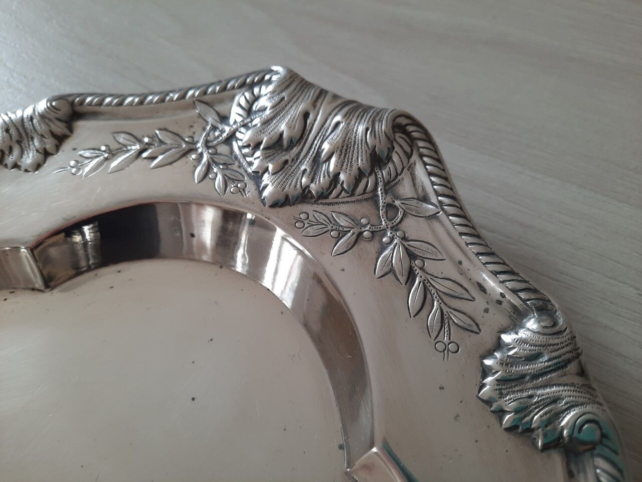 Silver metal crumb