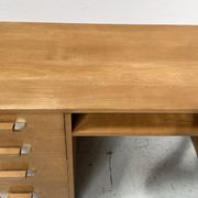 Bureau de style en placage de bois d'érable XX siècle