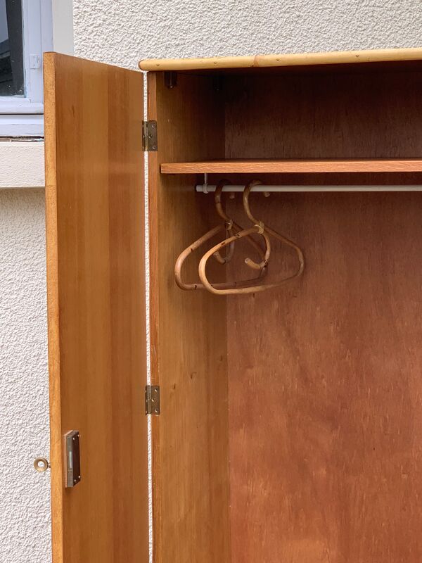 Armoire rotin et pieds compas 1960