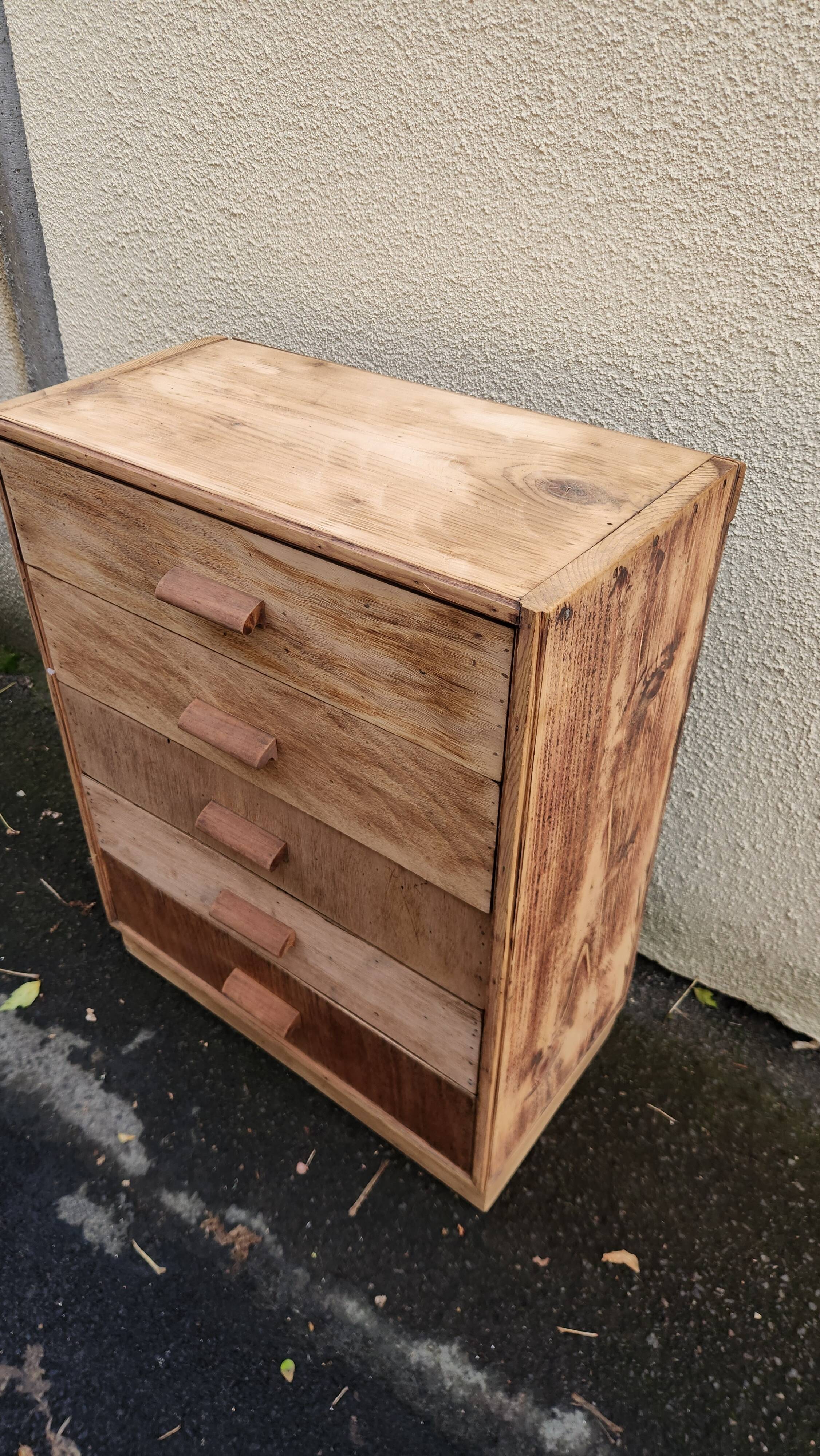 Ancienne meuble en bois 5 tiroirs fait en boîte publicitaire