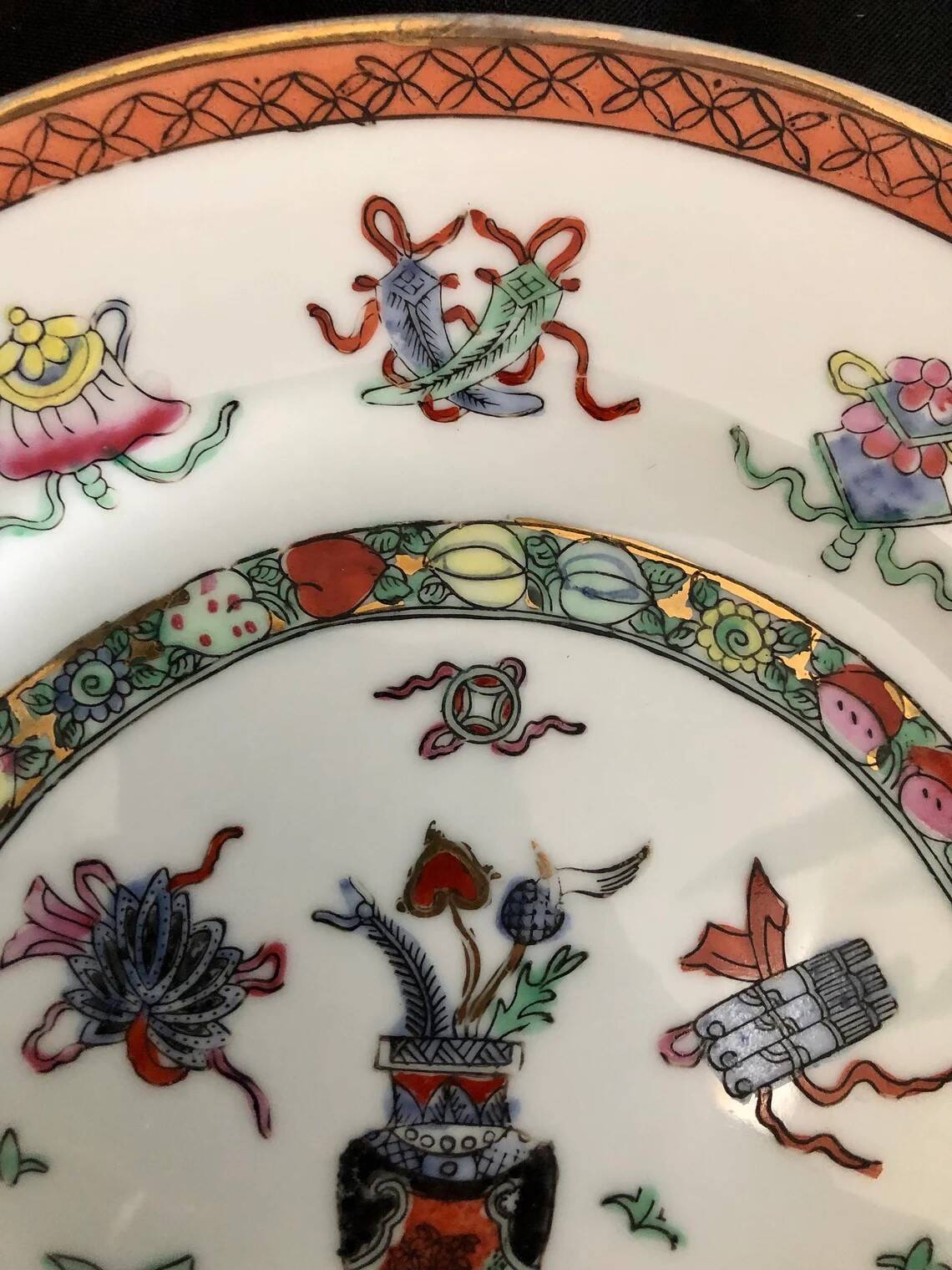 Hand-painted chinese porcelain plate enhanced with gold, qianlong brand, 20th century