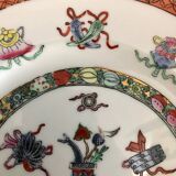 Hand-painted chinese porcelain plate enhanced with gold, qianlong brand, 20th century