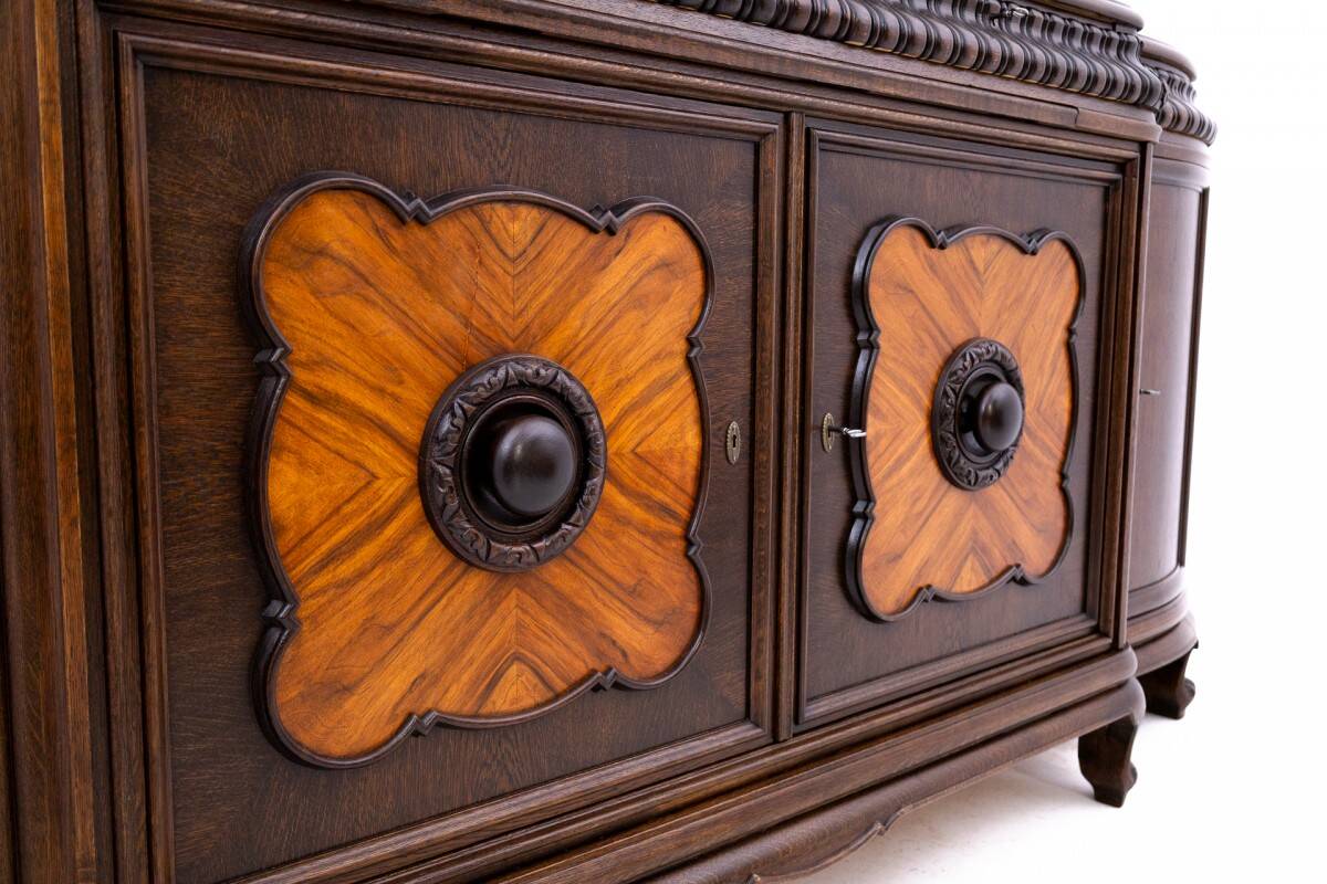 Oak chest of drawers, Germany, circa 1930.