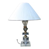 Lampe à poser pied verre Altuglas et un abat-jour en plastique tressé