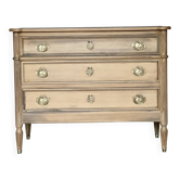 Classic chest of drawers