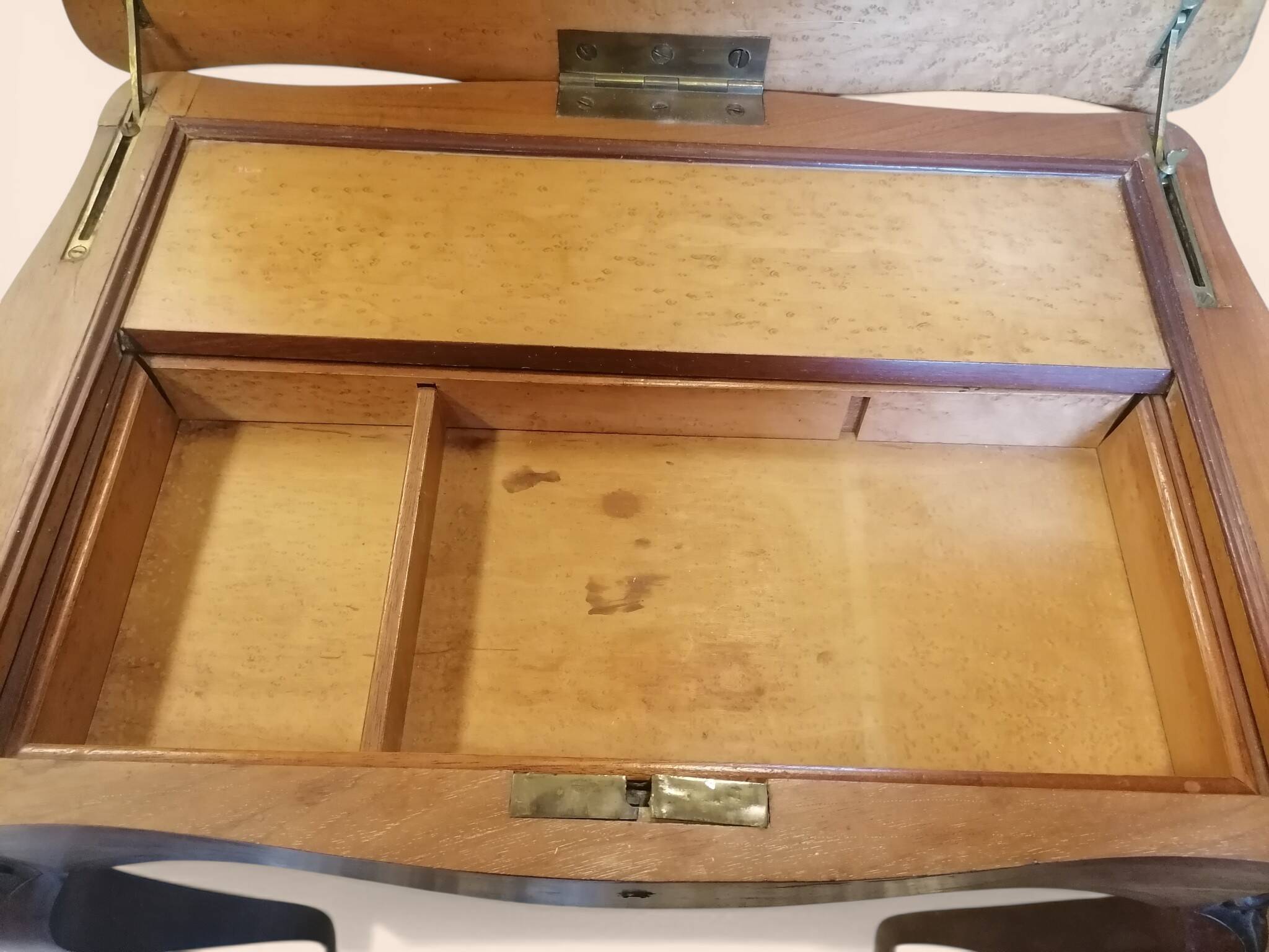 Coiffeuse en marqueterie de bois clairs - Style Louis XV