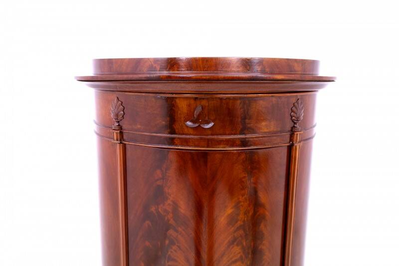 Interesting Biedermeier chest of drawers, Northern Europe, circa 1860. After renovation.