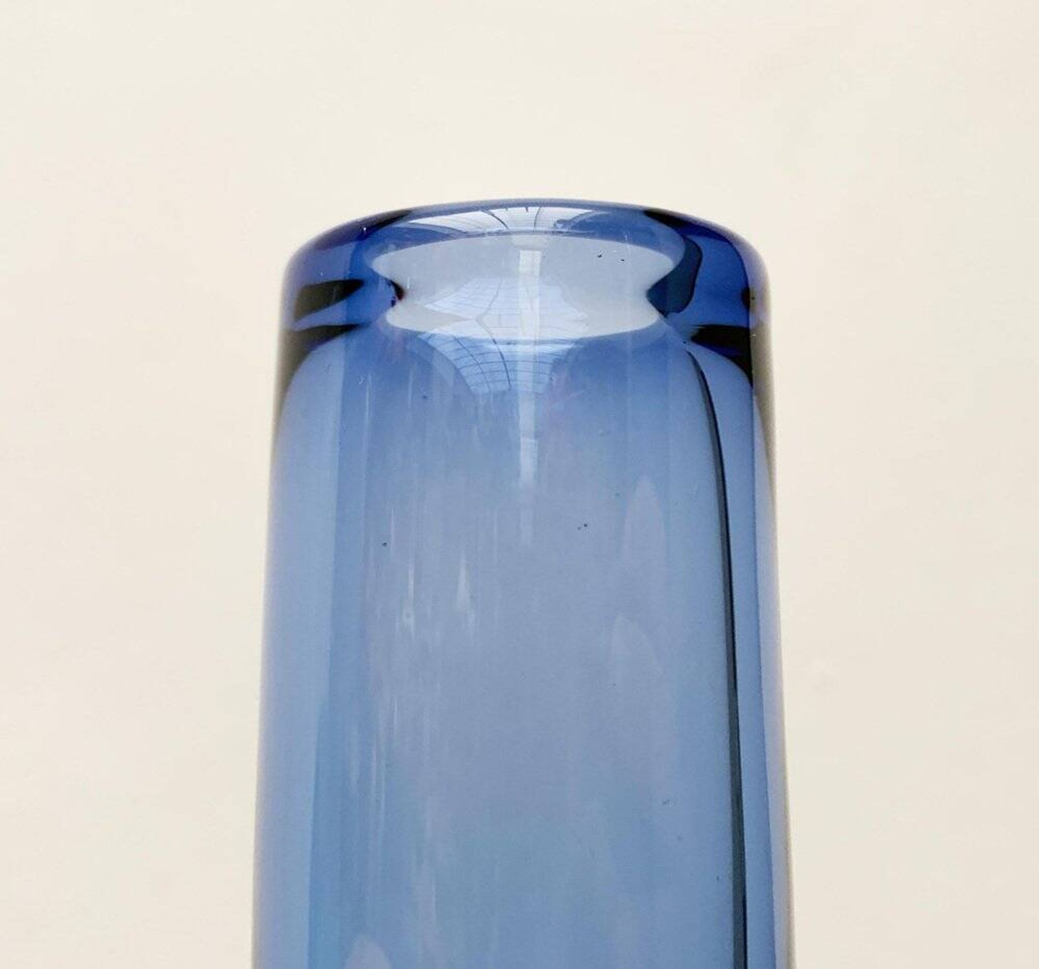 Glass vase from the Danish Labrador series by Per Lütken for Holmegaard, 1950s.