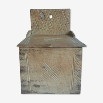 Wooden salt box
