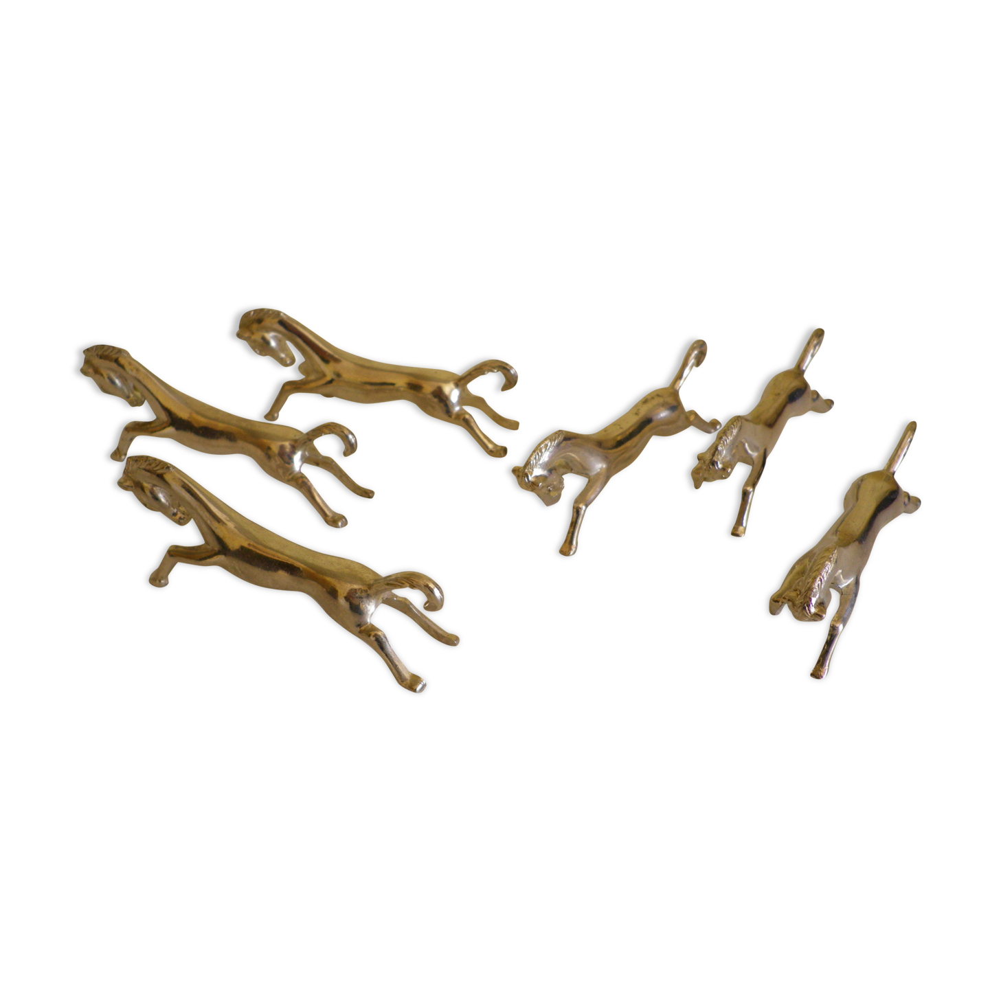 Silver metal knives in their origin box