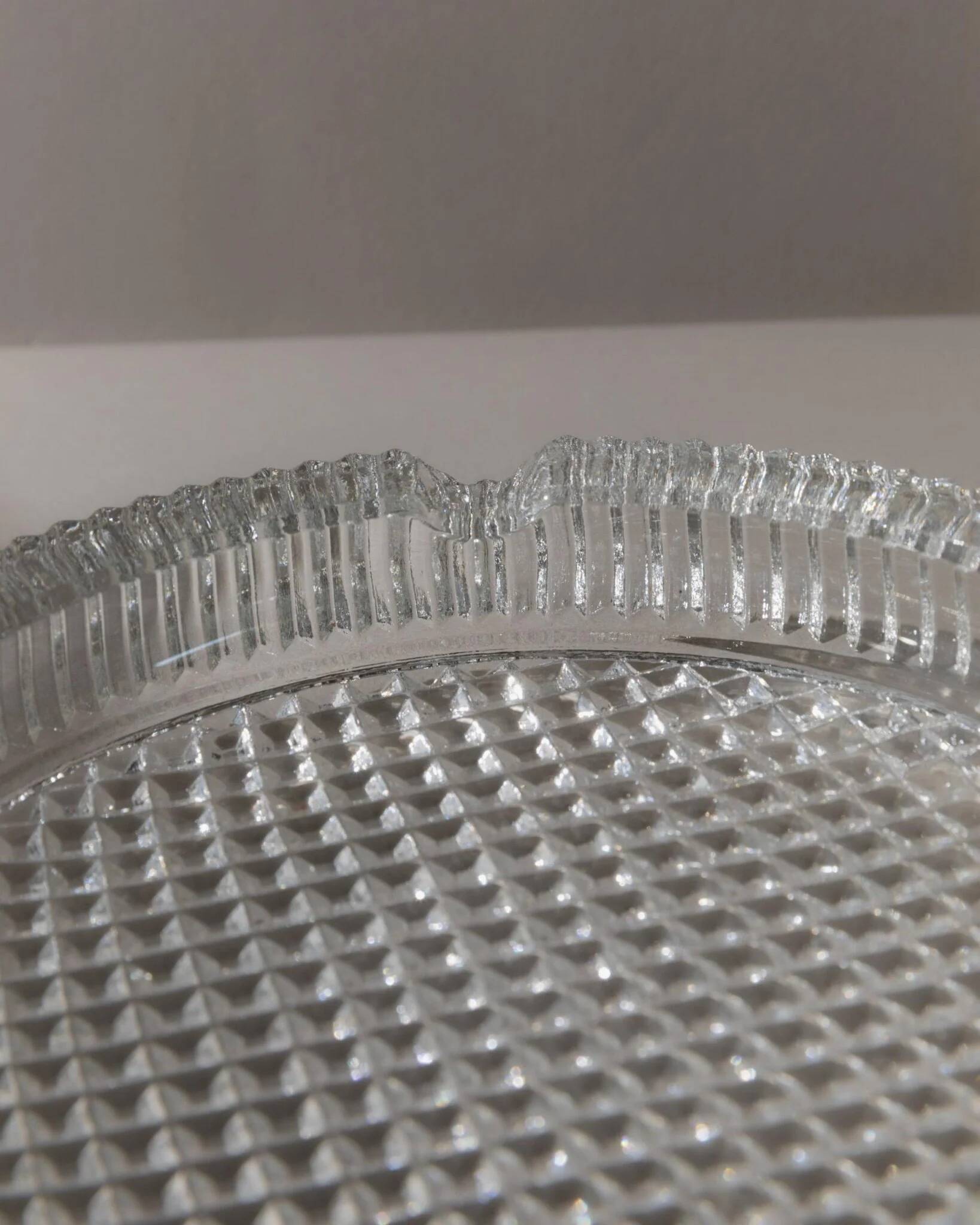 Large vintage Murano glass ashtray - textured glass - timeless design from Italy in the 1960s - elegant gift idea, retro table decoration.