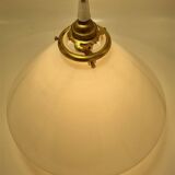 Suspension conique en opaline blanche