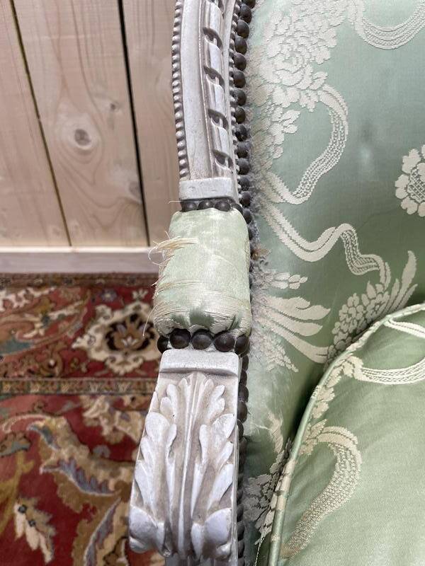 Petite bergère d’enfant de style Louis XVI