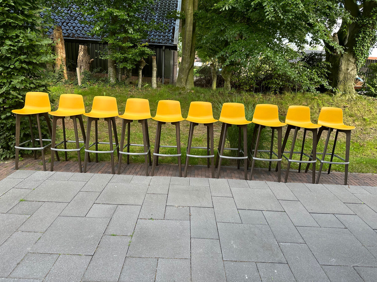 10 Spanish bar stools