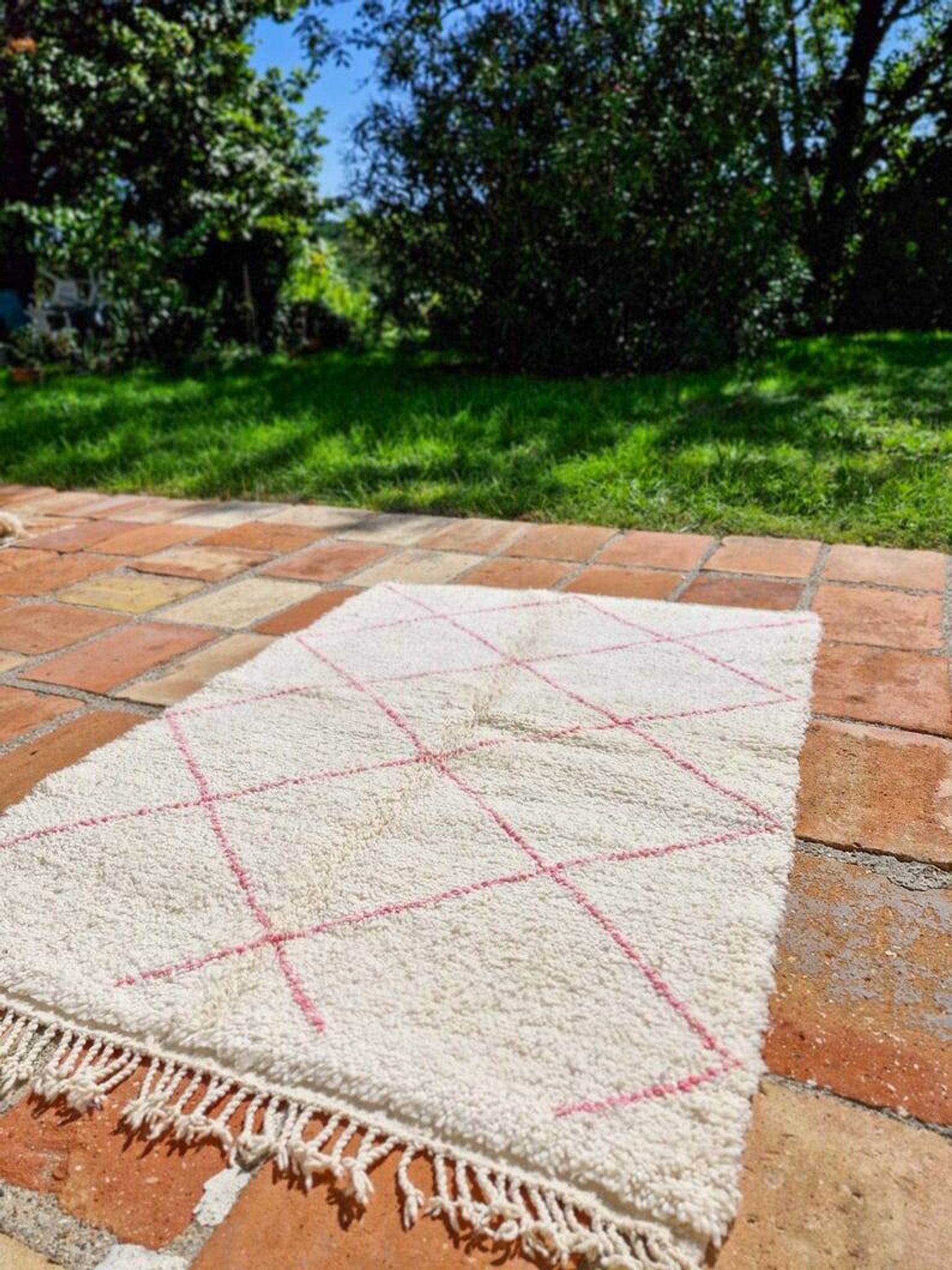 Handmade Moroccan rug 250cm x 150cm