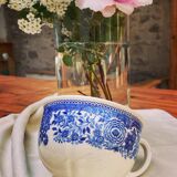 Cup with handle