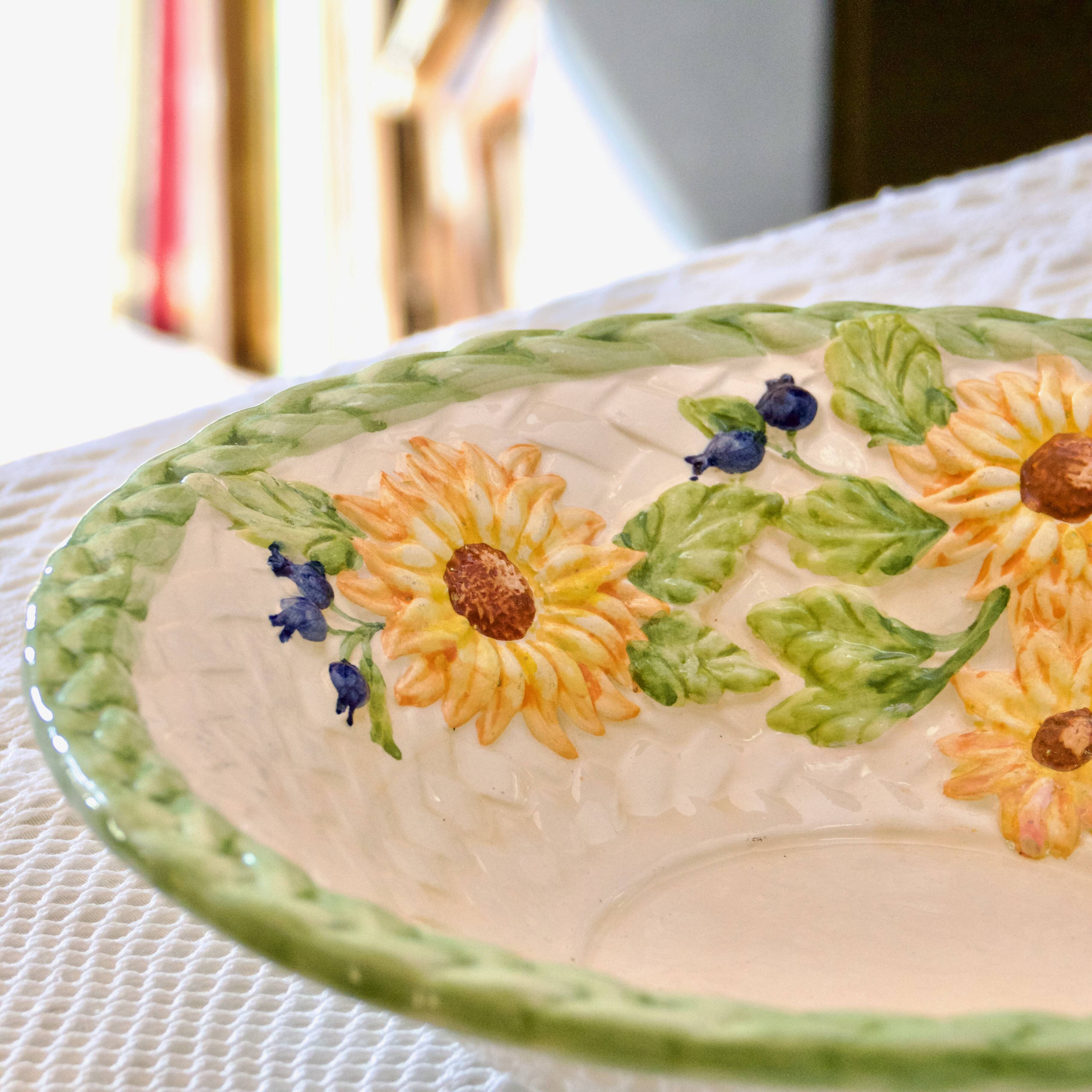 Large salad bowl / fruit bowl in hand-painted sunflower slip