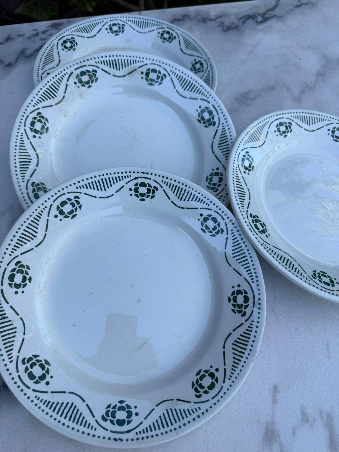 Set of 8 flat plates Creil and Montereau