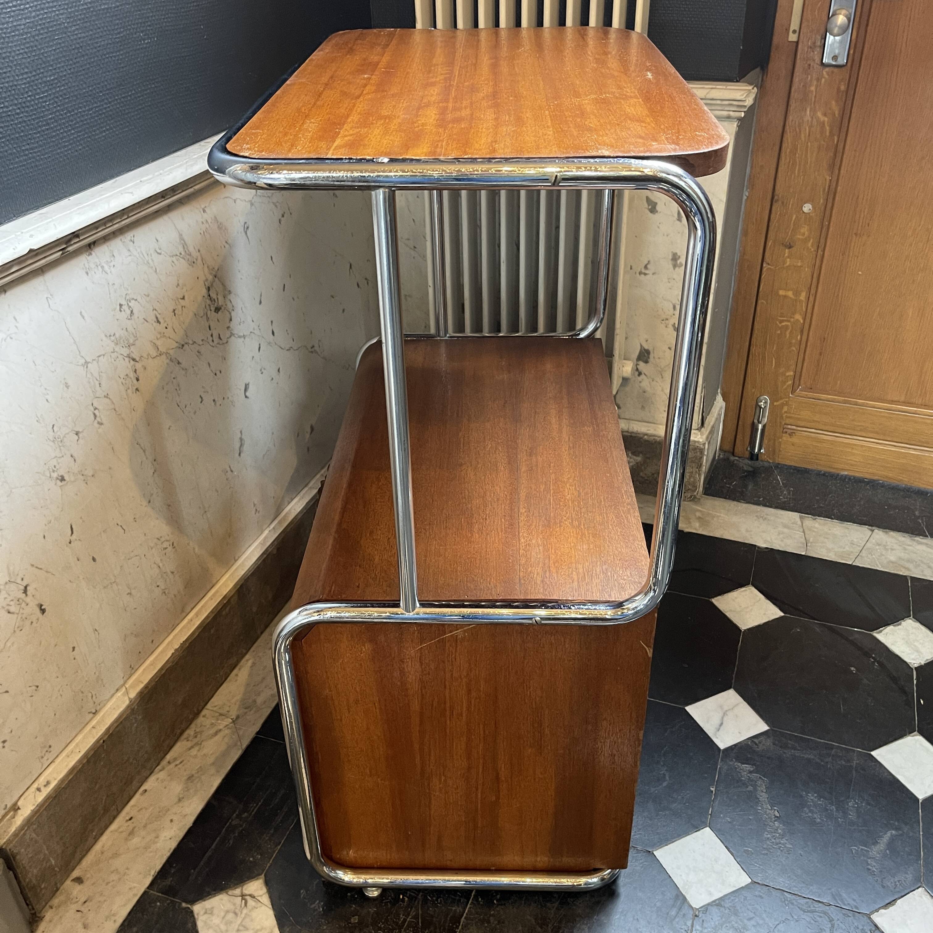 Modernist Art Deco Bauhaus side furniture in tubular chrome steel & wood, ca 1920/30