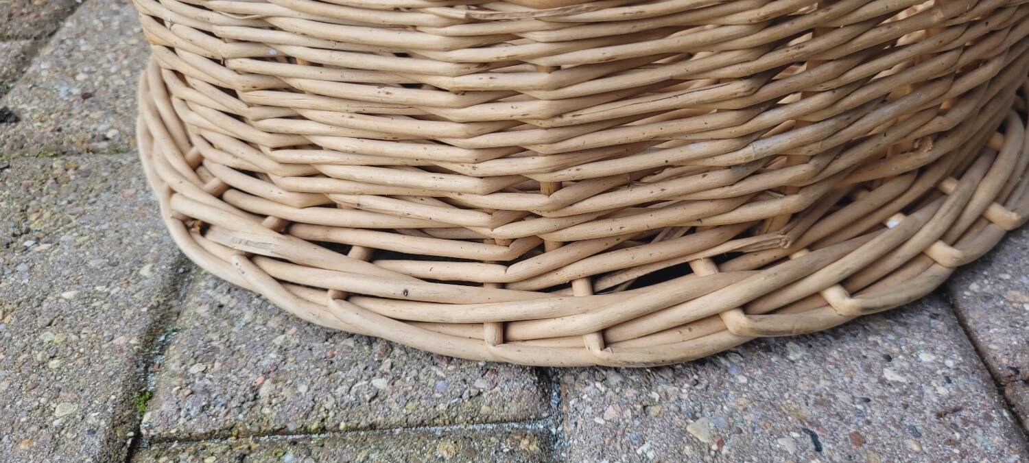 Vintage rattan bar trolley