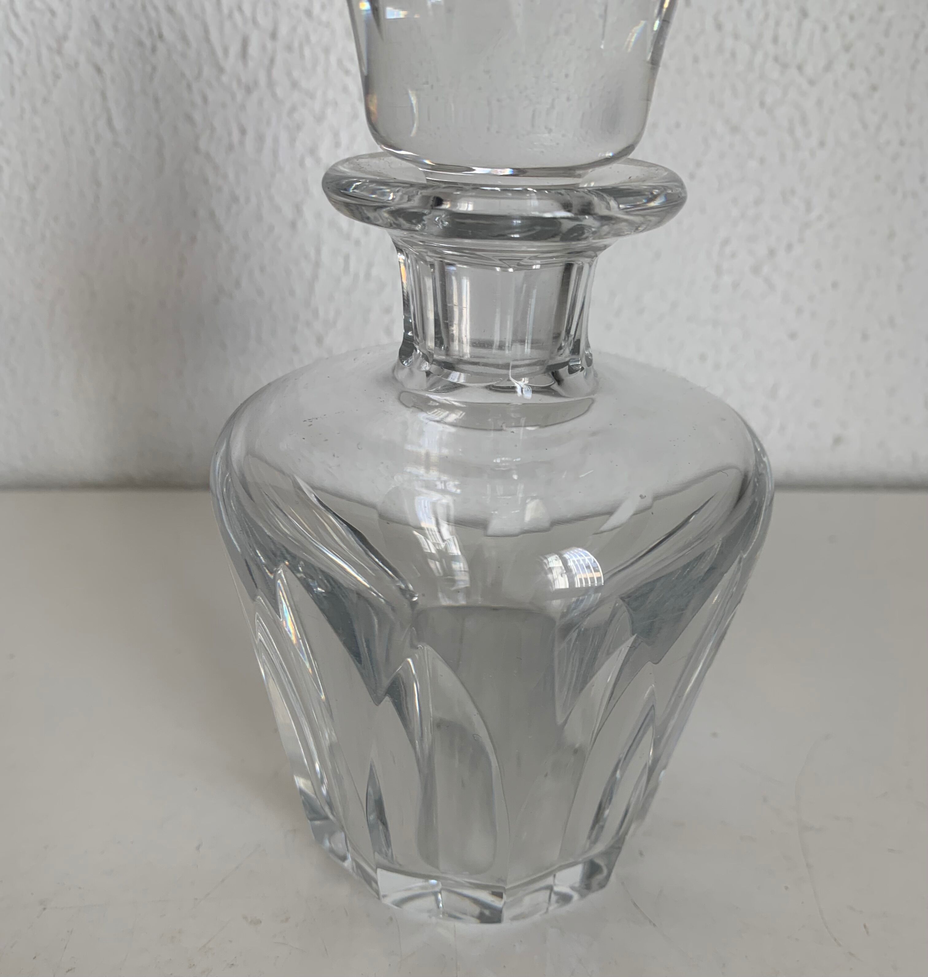 Vintage decanter 1960 crystal Baccarat, 17 x 9 cm