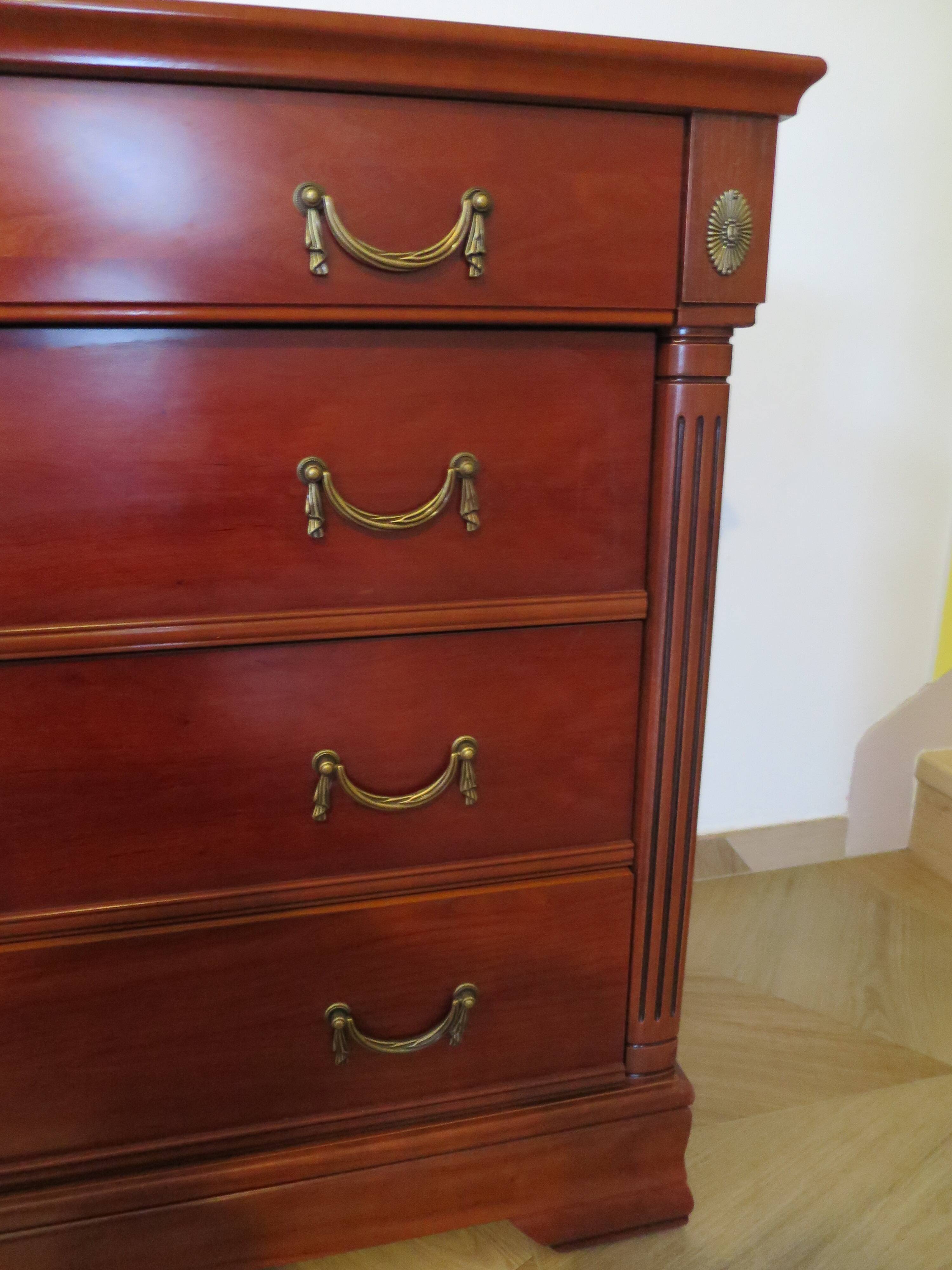Commode 4 tiroirs – Teinte merisier – Imitation Style Empire – Années 80