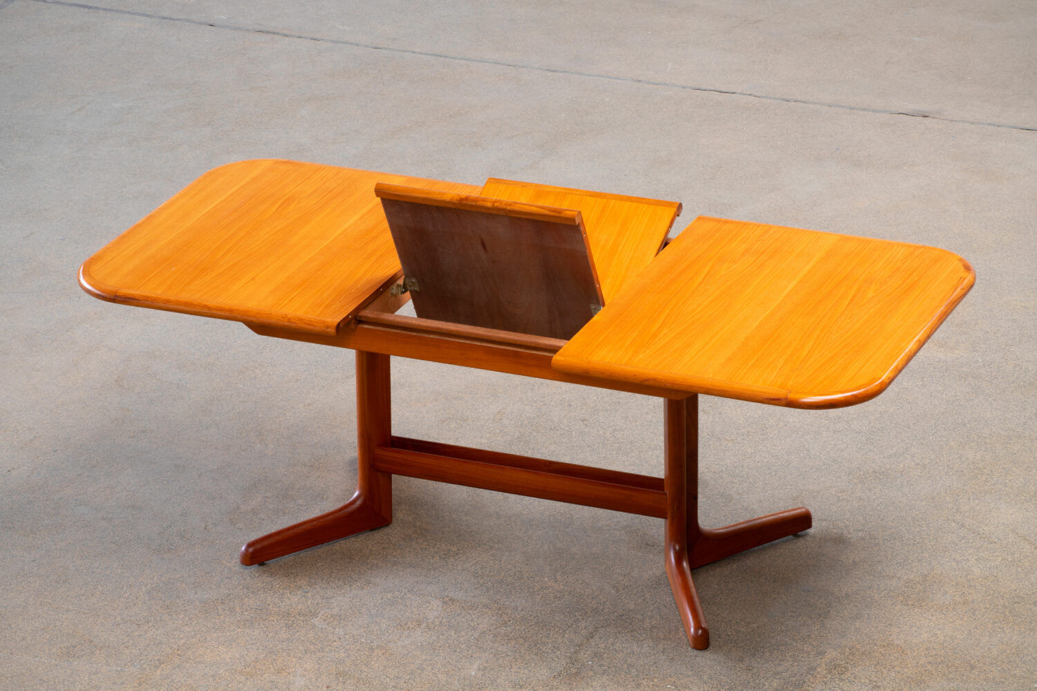 Scandinavian table in teak 1960