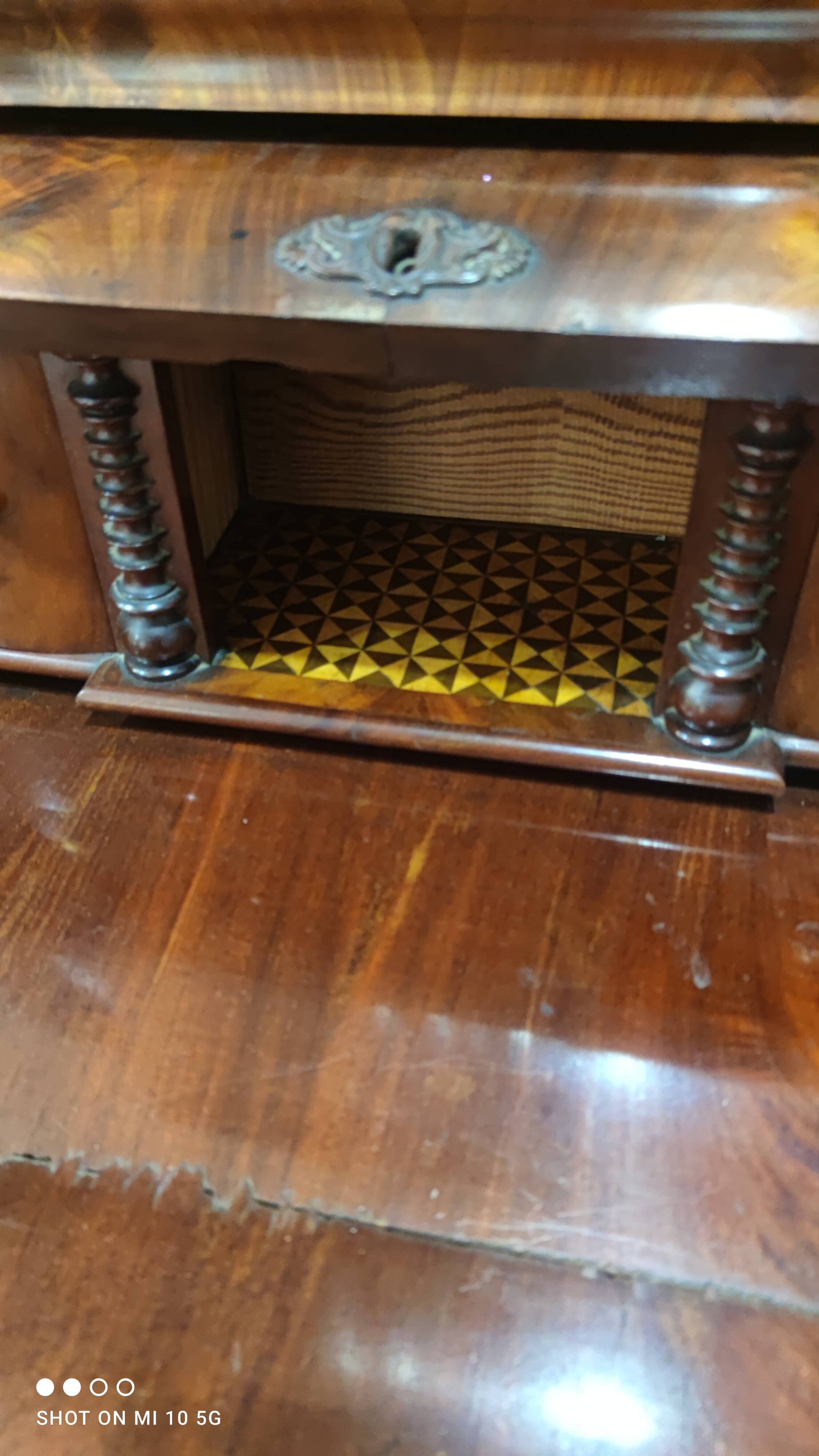 Victorian mahogany library desk, circa 1820