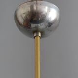 Une paire de grandes lampes sphériques Art Déco avec abat-jour en verre opale et douilles chromées - Bauhaus - 1930-1940