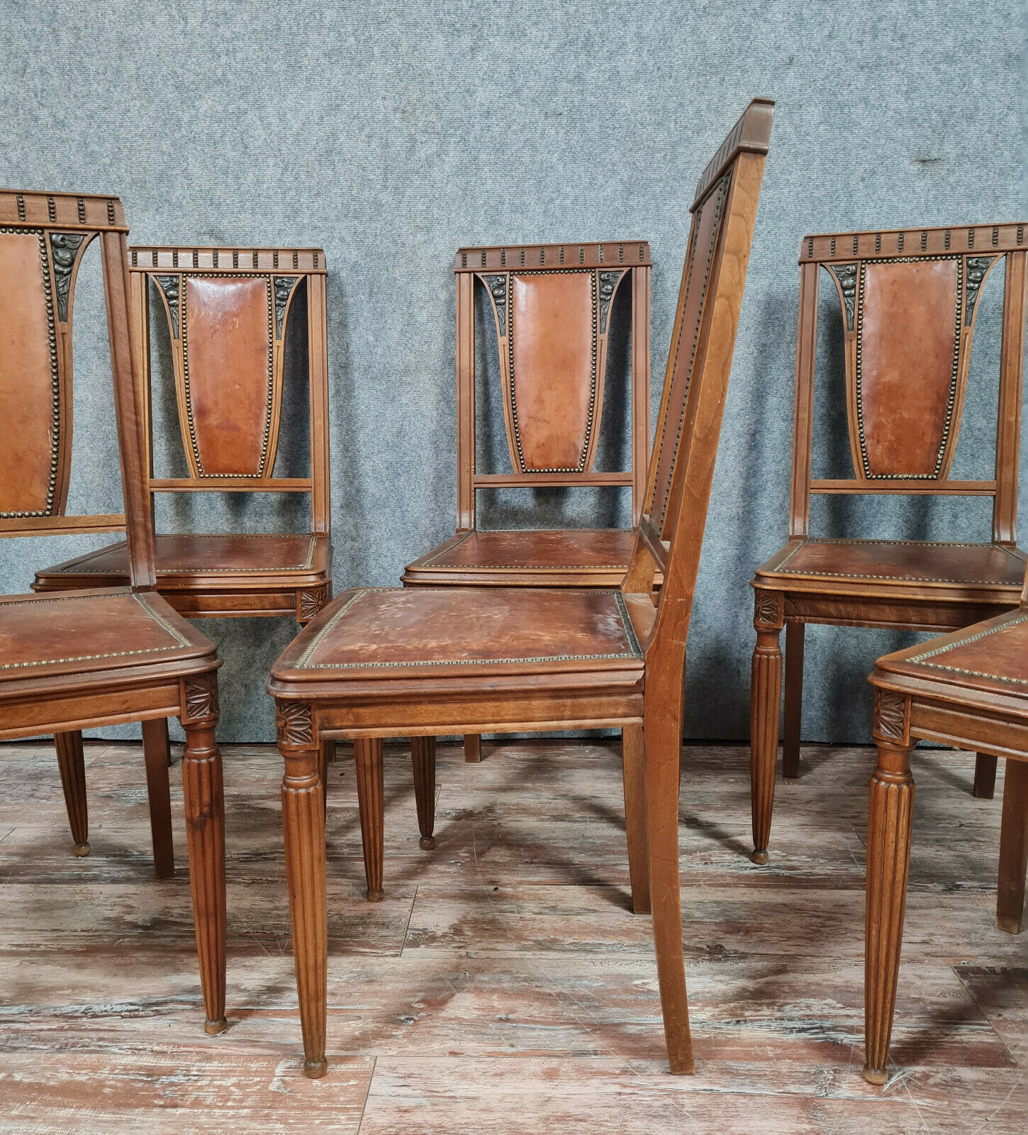 Series of 6 Art Deco period chairs in solid walnut with blonde patina
