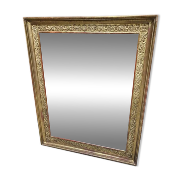 Miroir dore decor de fleurs et de feuillage du xix ème siecle