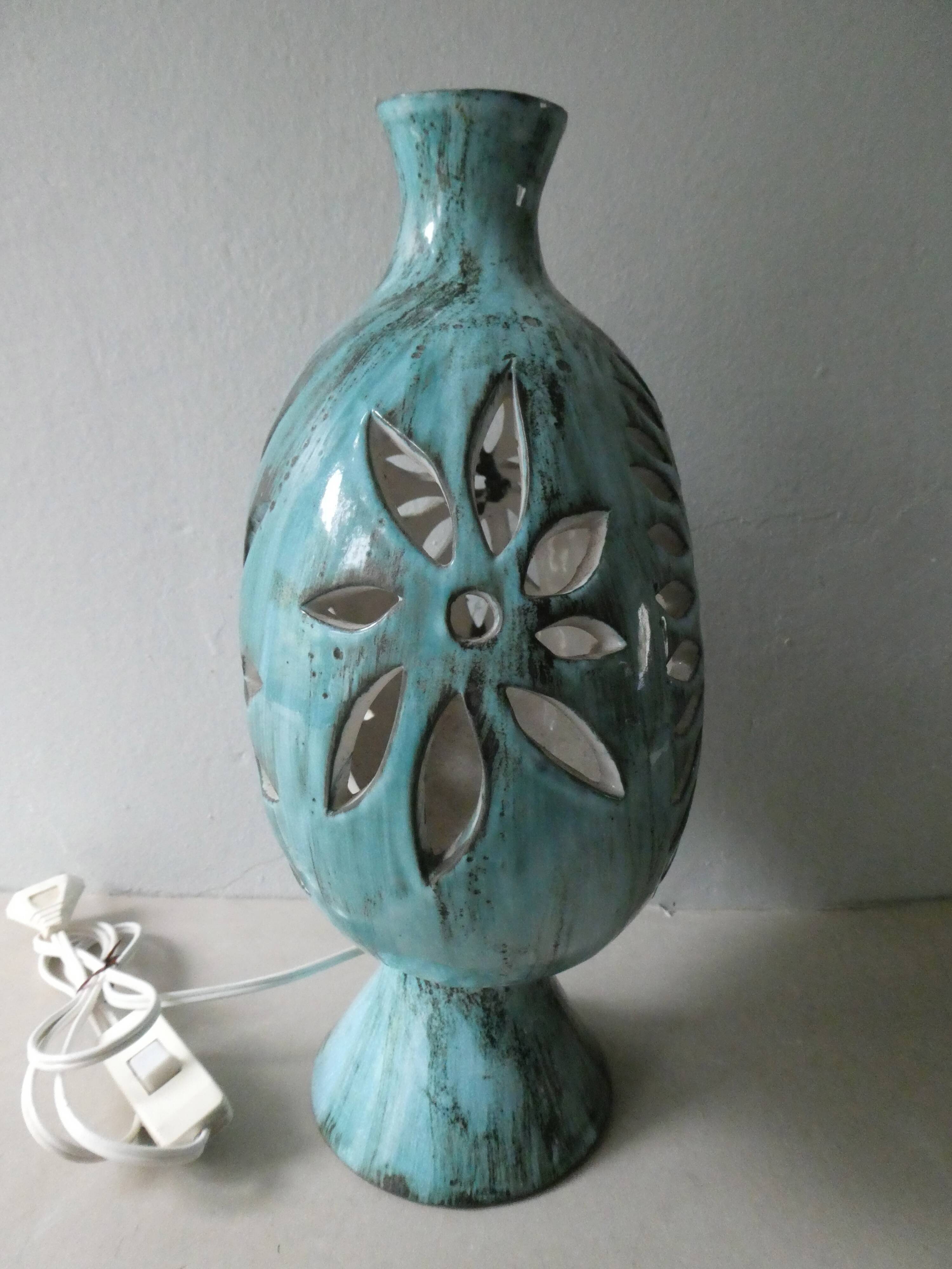 Flower Camos Vallauris 70s ceramic lamp