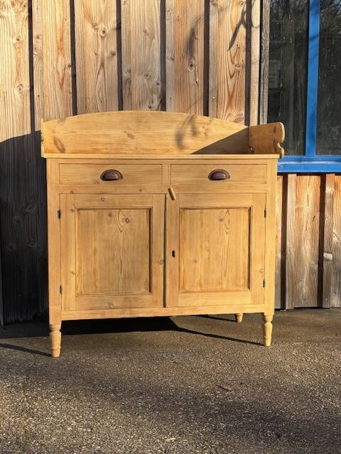 Buffet - Ancien meuble de toilette