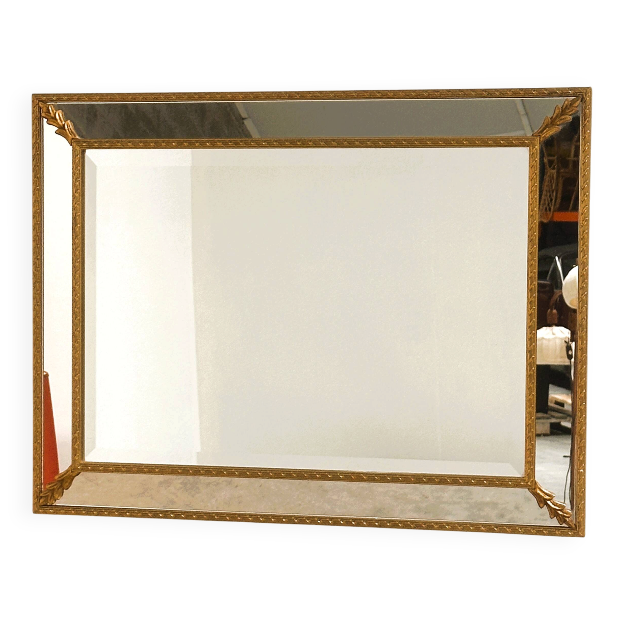 Vintage Wall Mirror in Gilded Brass with Leaf Details, 1980s