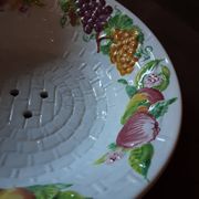 Drainer and its slippery-style plate