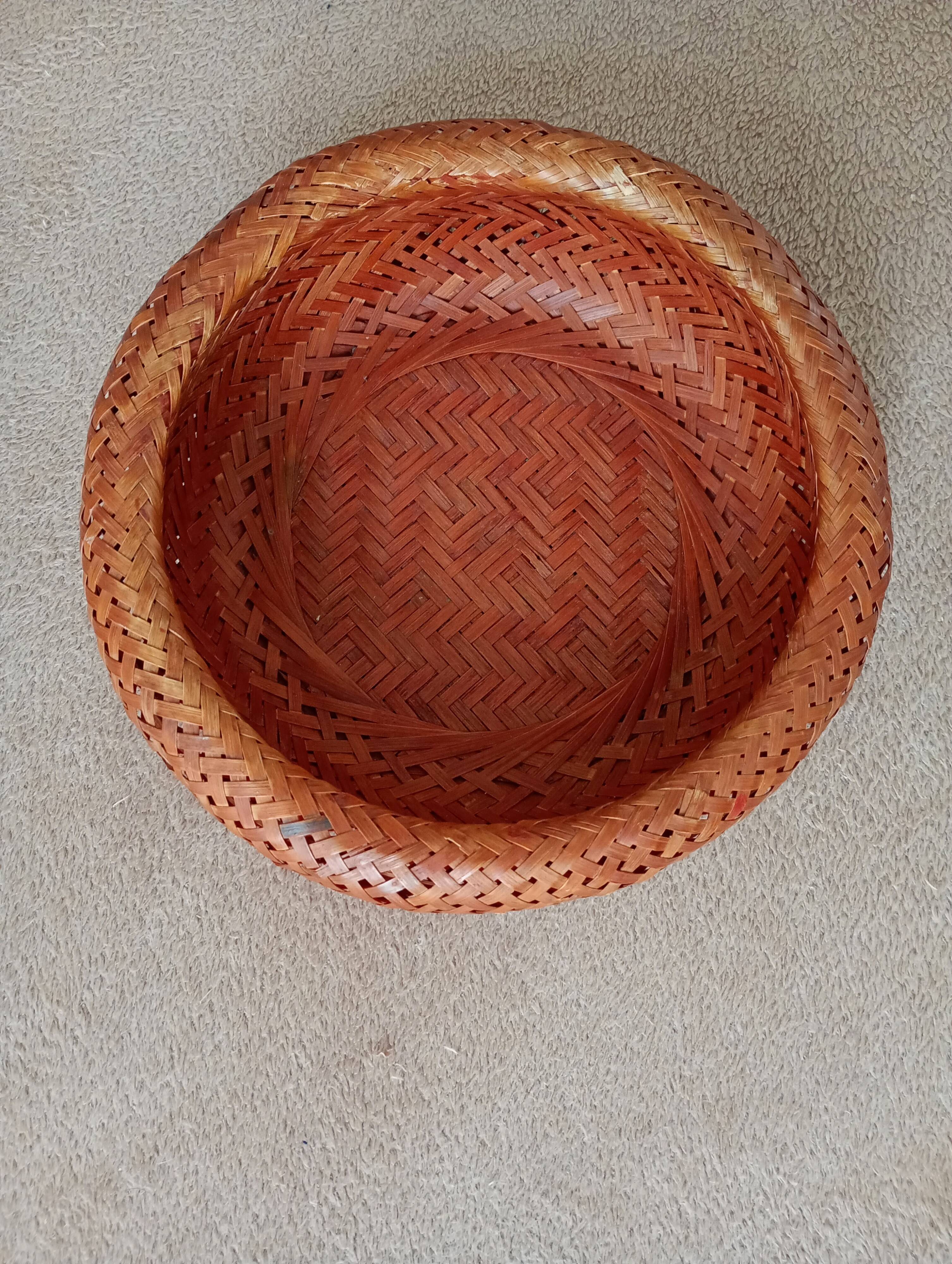 corbeille en bambou tressé