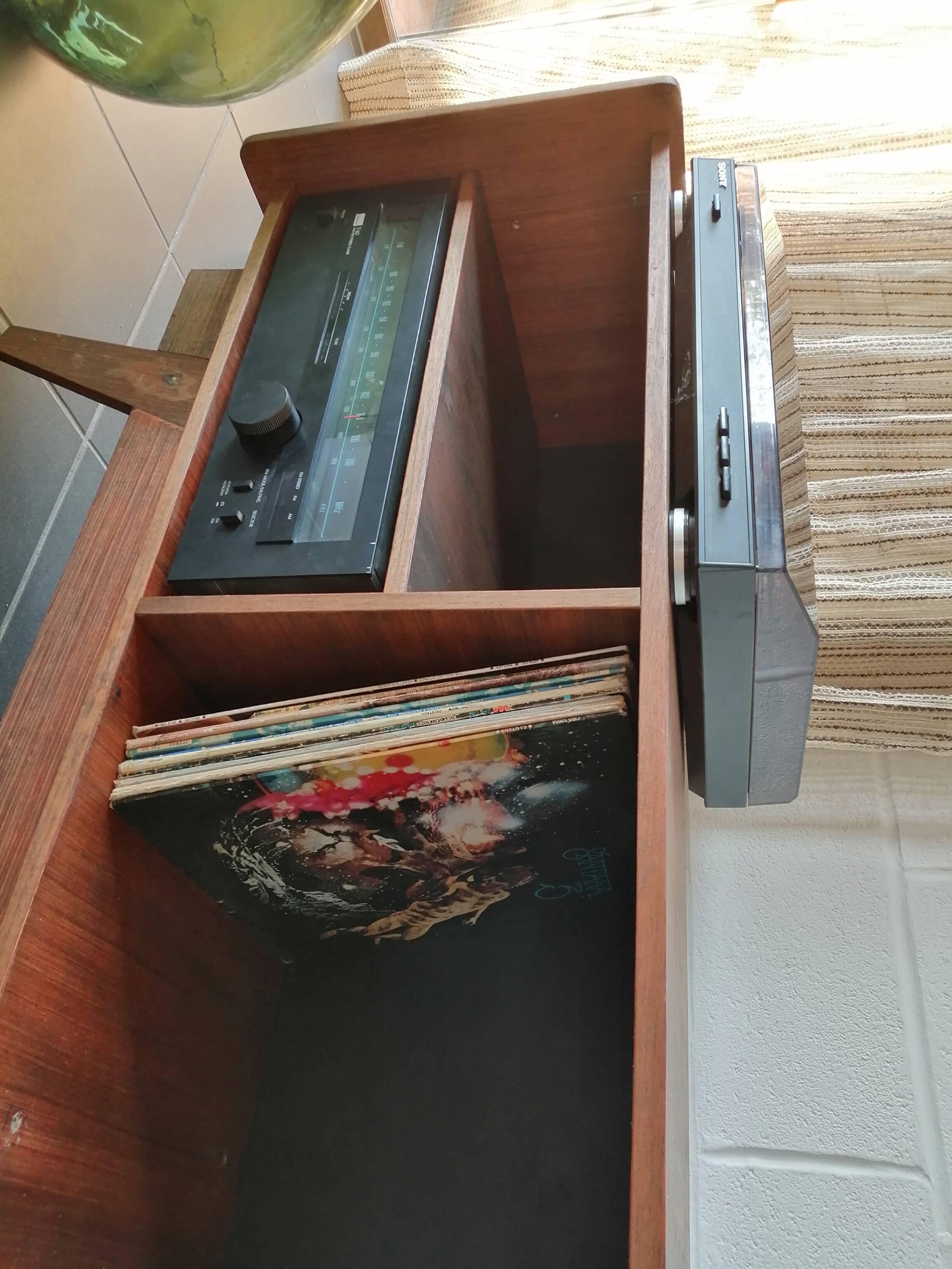 Enfilade furniture storage hi-fi vinyl records