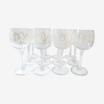 Suite de douze verres à vin blanc en cristal monogrammés "D"