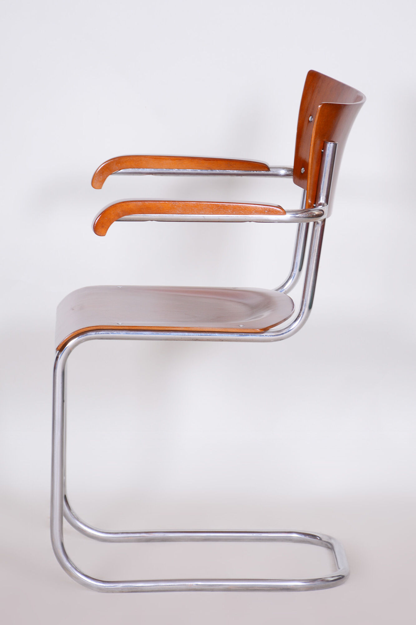 Set of Two Restored Bauhaus Armchairs, Mart Stam, Beech Plywood, Germany, 1930s