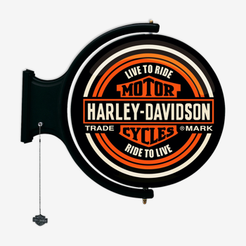 "Harley-Davidson" sign