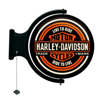"Harley-Davidson" sign