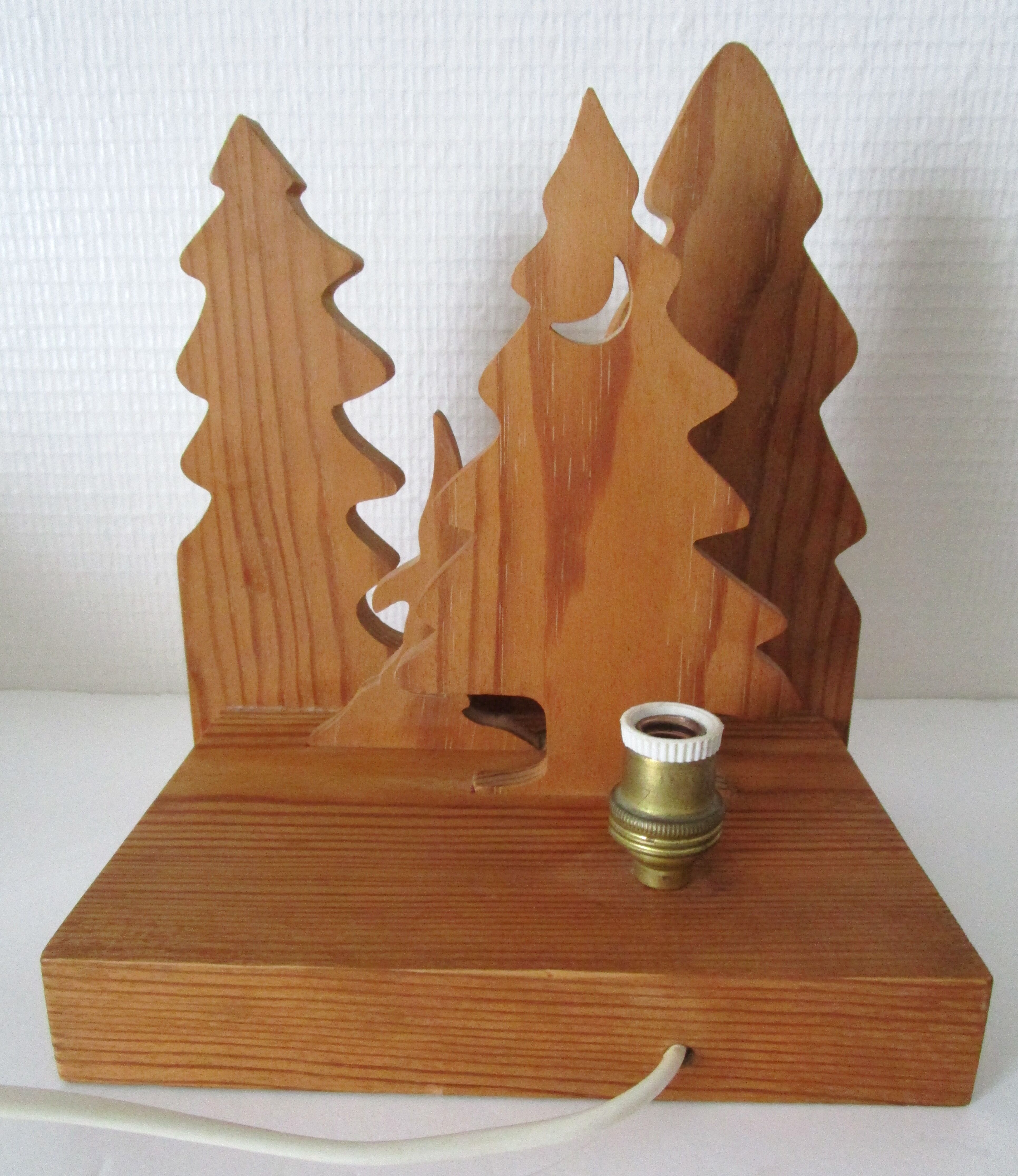 Lampe en sapin massif scandinave vintage