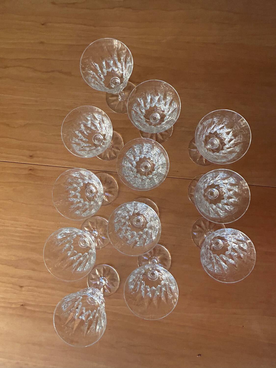 Verres à vin en cristal taillé Saint Louis
