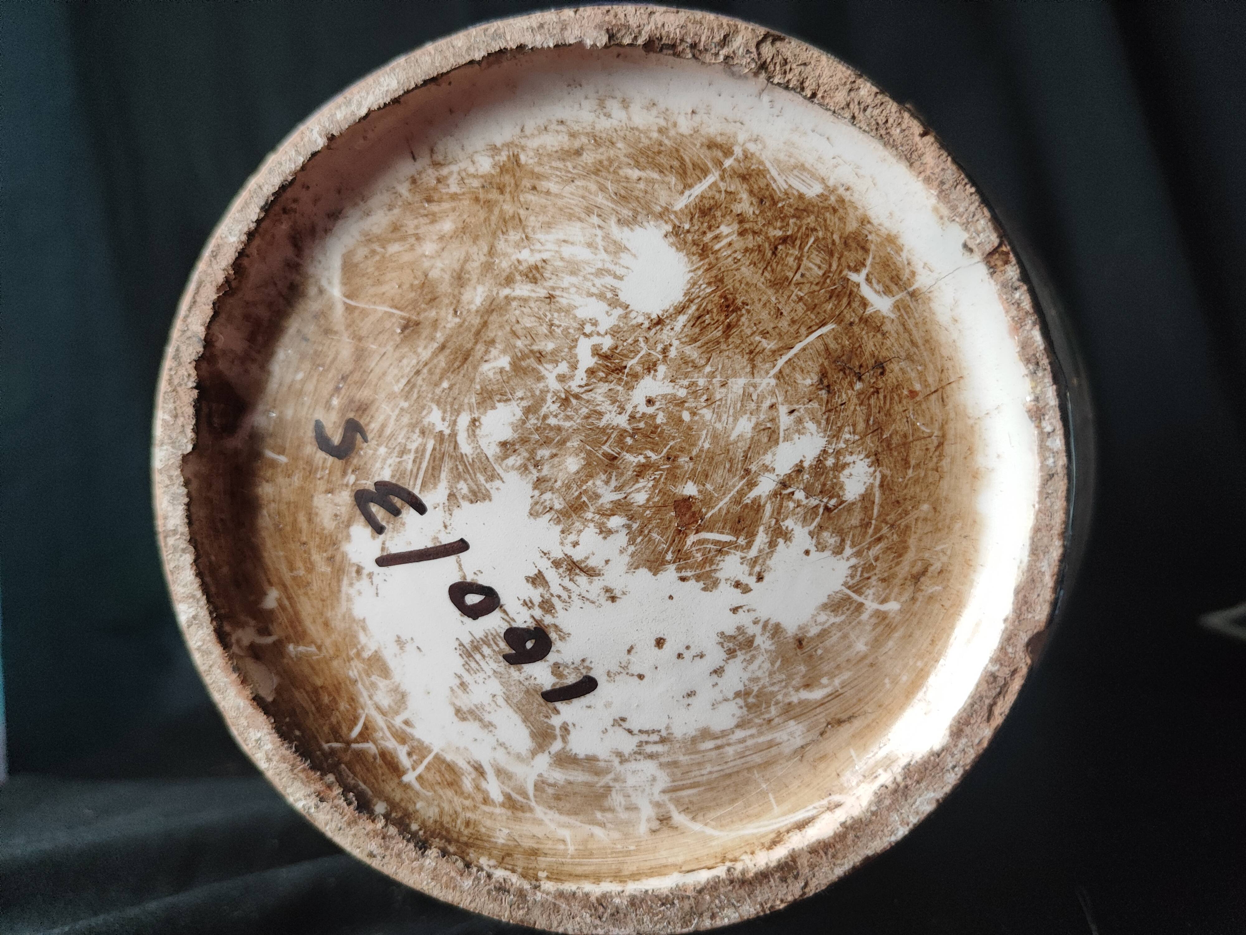 Mega vase in Vallauris Old flowers