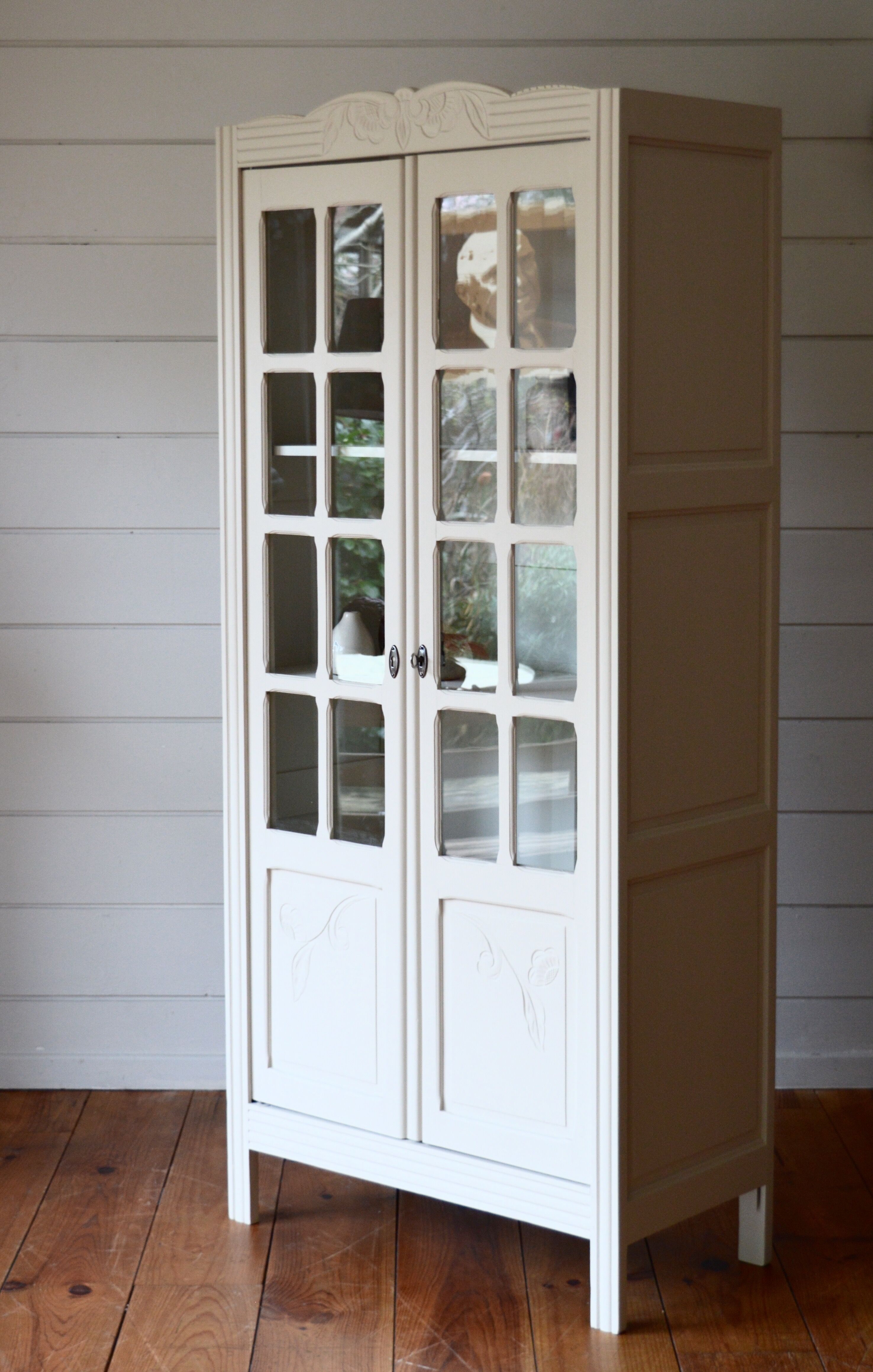 Display cabinet
