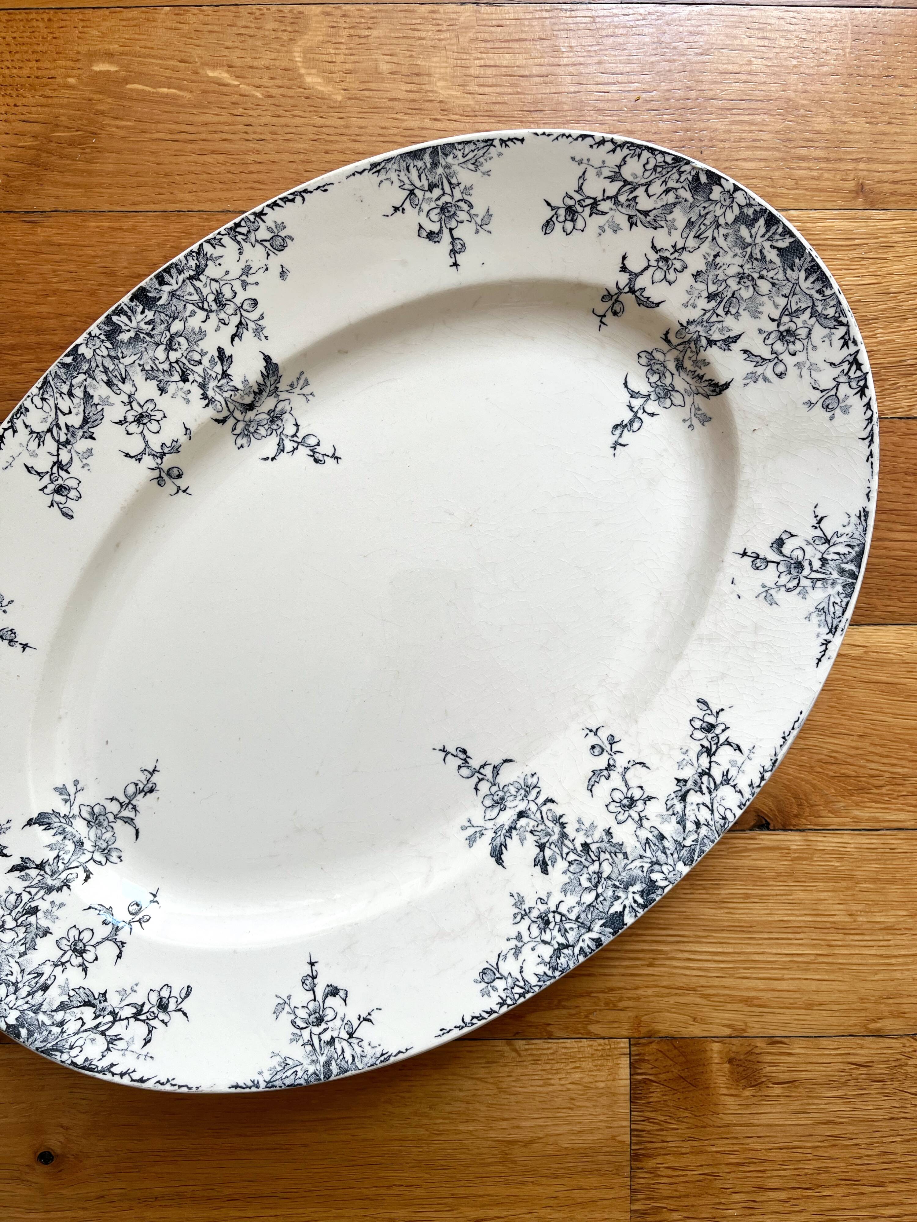 Oval iron earth dish "Spring" Opaque from Gien